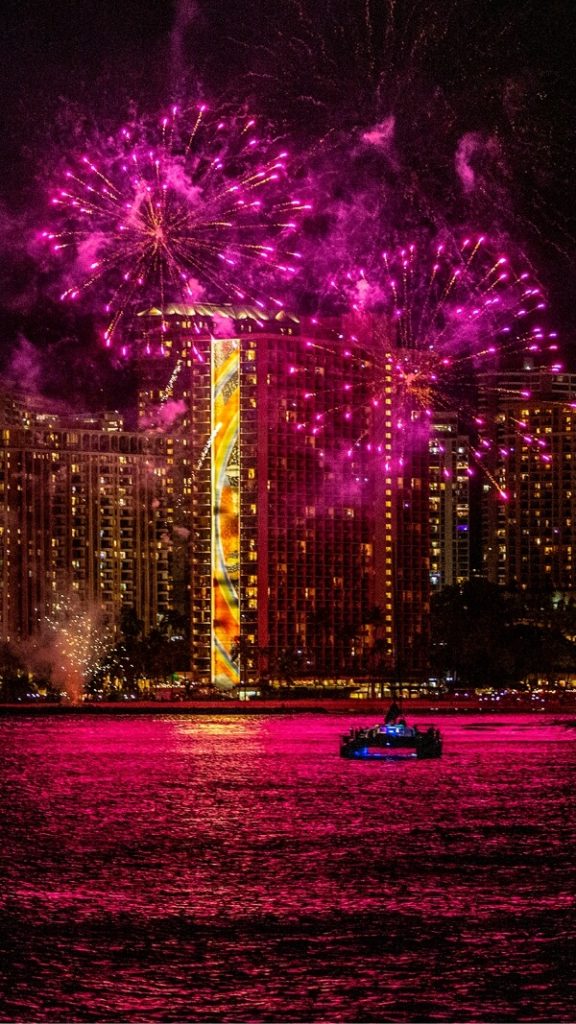 Star-of-Honolulu-Waikiki-Fireworks