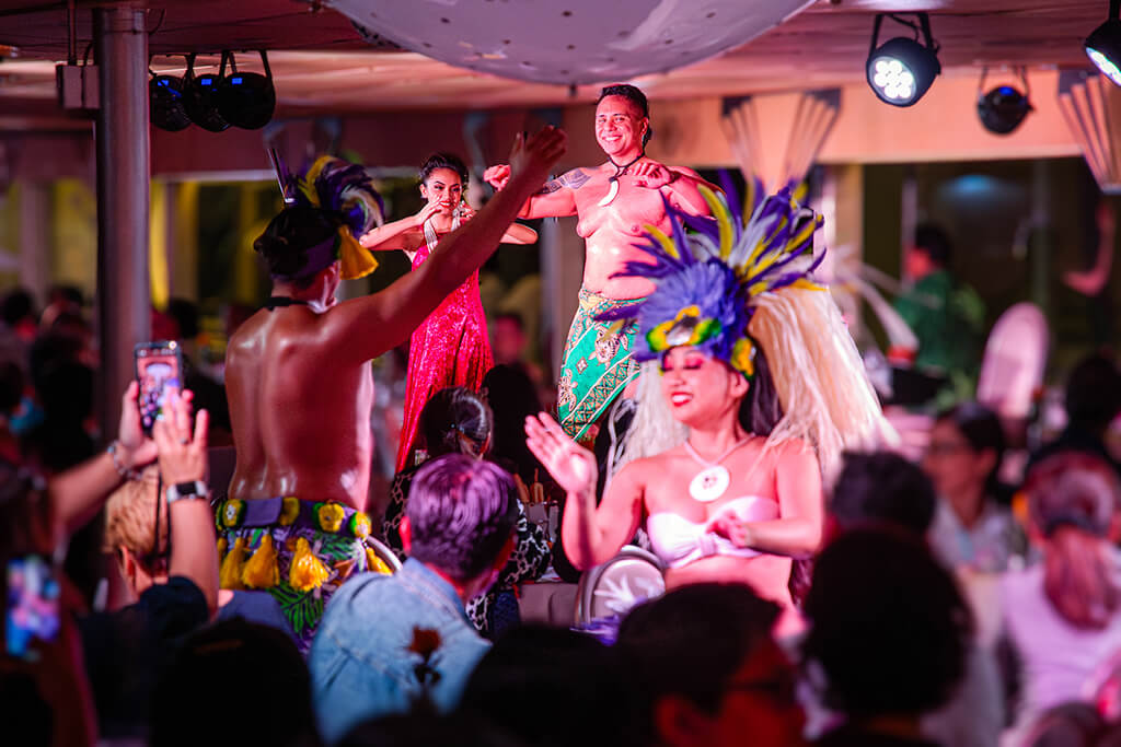 “Moku Ola – Voyage of Life” Show on Three Star package